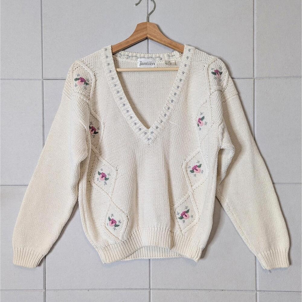Vintage 90s deep V neck chunky knit cottagecore sweater